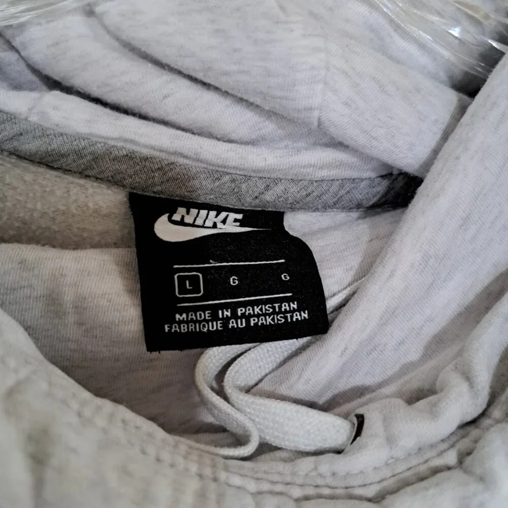 NIKE LARGE HOODED SWEAT SHIRT‎ HOODIE HEATHERED GREY LONG SLEEVE LOGO ON CHEST